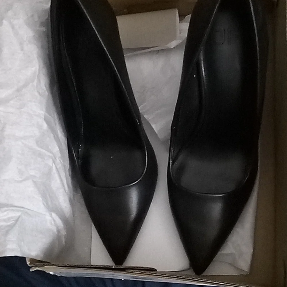 Too big - Picture 2 of 5